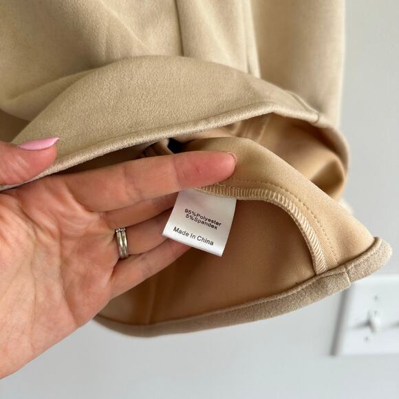 Tuckernuck Bone Suede Easton V-Neck Ruffles 3/4 Sleeve Blouse Cream S - Picture 8 of 10